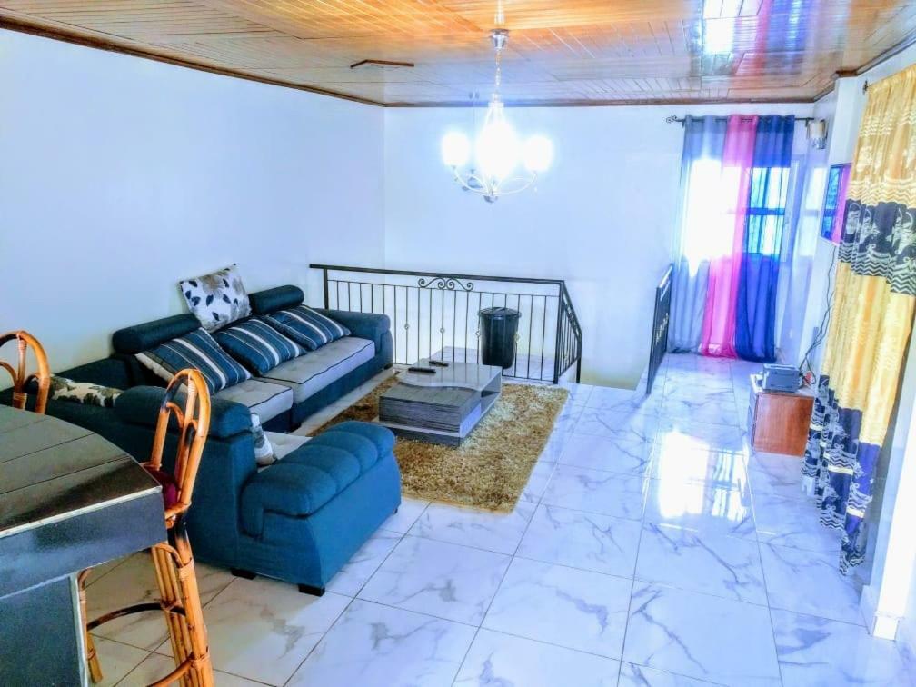 Villa Contemporaine Яунде Экстерьер фото